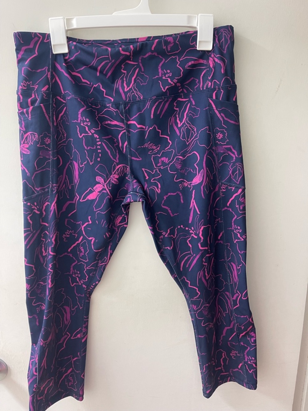 Lady’s Navy and Pink Floral Active Capri Leggings